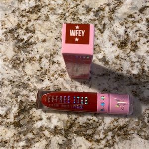 Jeffree Star VLL in “Wifey” from family collection